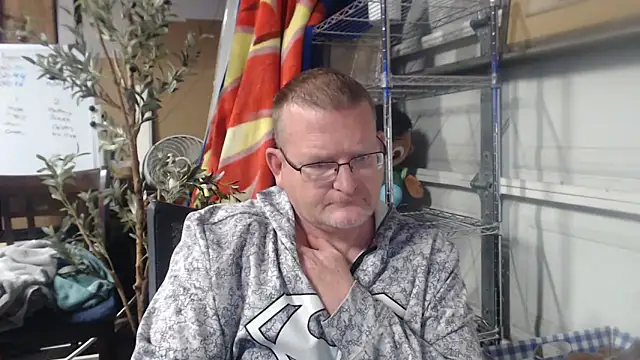 Randomoldguy615 online show from 03.15.25