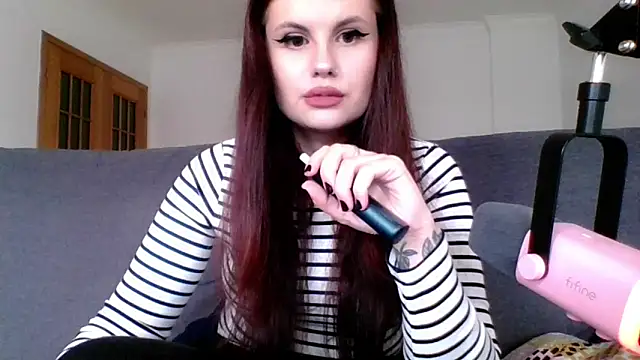 Della Ideal online show from 03.16.25