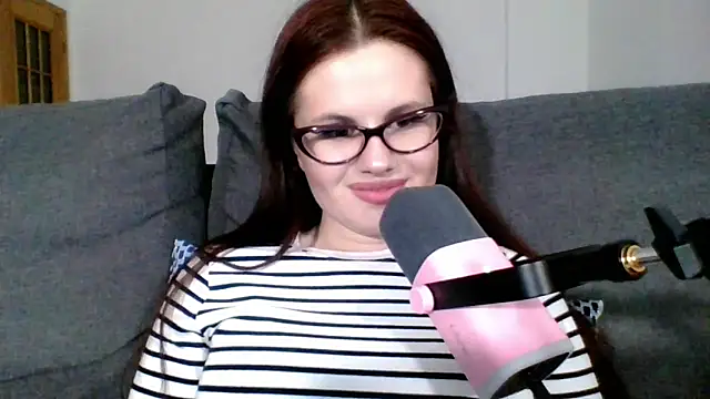 Della Ideal online show from 03.16.25