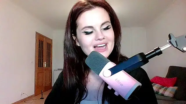 Della Ideal online show from 03.20.25