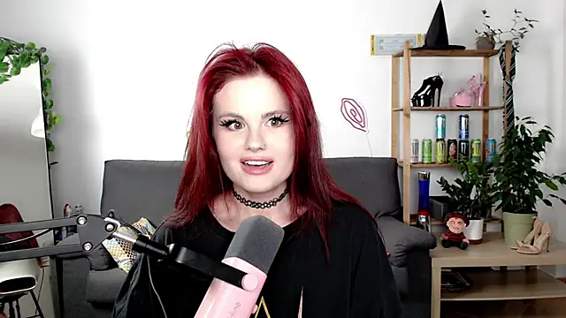 Della Ideal online show from 09.17.25