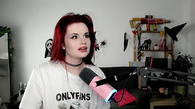 Della Ideal online show from 10.21.25