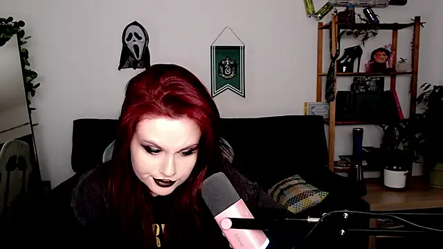 Della Ideal online show from 11.10.25