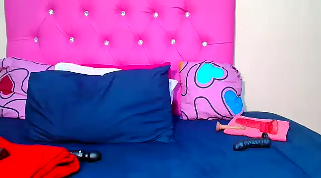 Snapshot of SEXYASSTINAXXX chatting on 03.19.25 SEXYASSTINAXXX online show from 03.19.25