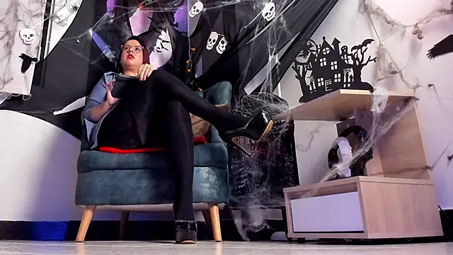 Snapshot of martina_soto chatting on 10.25.25 martina soto online show from 10.25.25