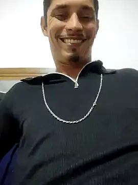 Snapshot of deivit61 chatting on 06.24.26 deivit61 online show from 06.24.26