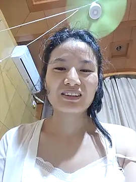 Snapshot of Dewbunn chatting on 09.28.25 Dewbunn online show from 09.28.25