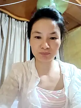 Snapshot of Dewbunn chatting on 10.12.25 Dewbunn online show from 10.12.25