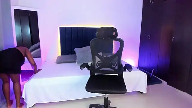 Snapshot of Iam_brittanyjhons chatting on 09.24.25 Iam brittanyjhons online show from 09.24.25