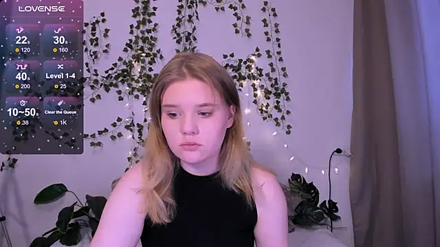 LaseyMoon online show from 03.21.25