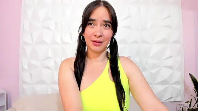 Snapshot of Valeriagomez_ chatting on 03.15.25 Valeriagomez online show from 03.15.25
