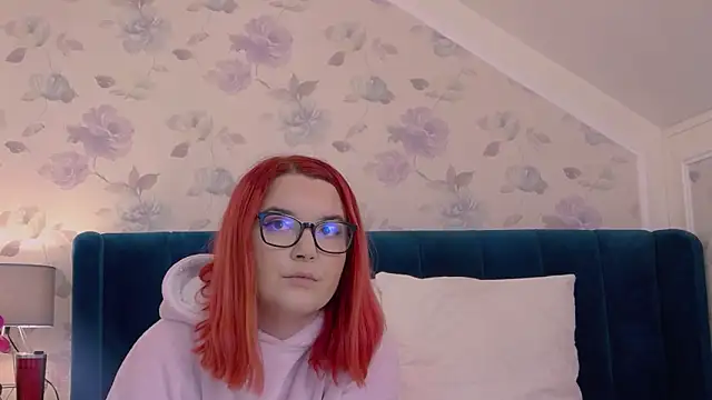 Snapshot of KailyKay chatting on 11.27.25 KailyKay online show from 11.27.25