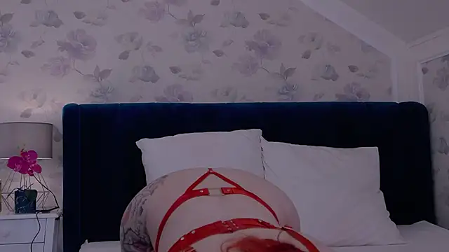 Snapshot of KailyKay chatting on 12.03.25 KailyKay online show from 12.03.25