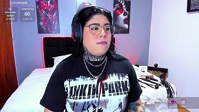 Snapshot of Veronika_metal chatting on 05.24.26 Veronika metal online show from 05.24.26
