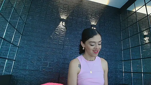 Vaiolett Smith online show from 02.28.25