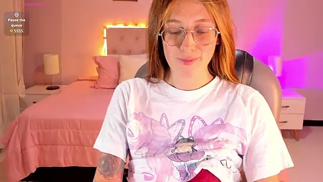 Emily Warren  online show from 03.12.26