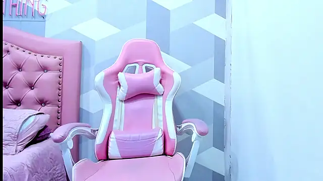 Gianna Watson online show from 03.04.25