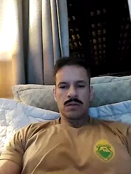 Snapshot of juniortche1313 chatting on 02.26.25 juniortche1313 online show from 02.26.25