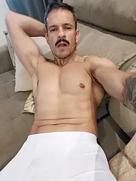 Snapshot of juniortche1313 chatting on 02.27.25 juniortche1313 online show from 02.27.25