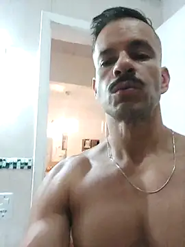 Snapshot of juniortche1313 chatting on 03.08.25 juniortche1313 online show from 03.08.25