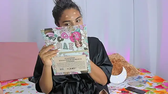 Melodymoore  online show from 04.12.26