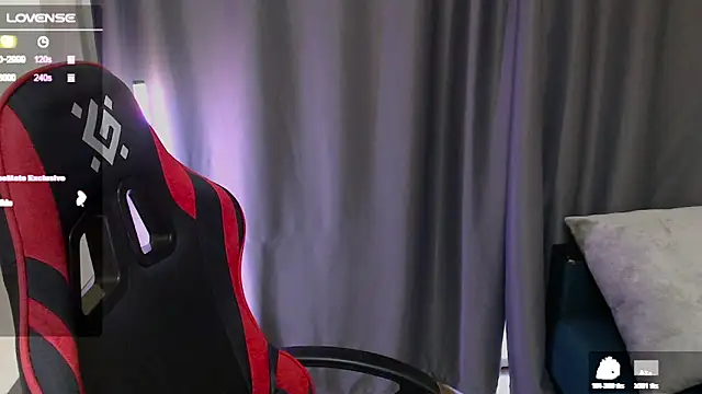 Snapshot of meganluss chatting on 01.15.26 meganluss online show from 01.15.26