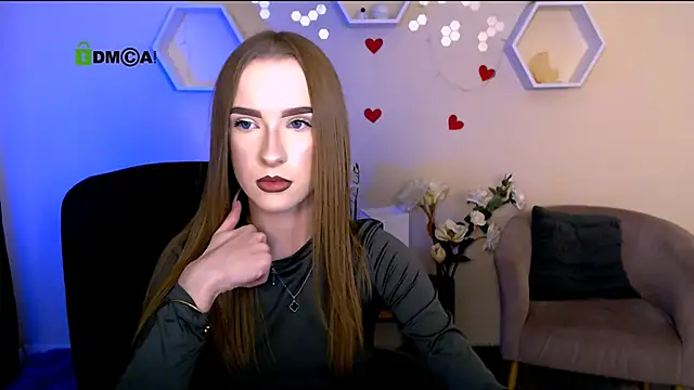 Snapshot of doll_vey chatting on 10.06.25 doll vey online show from 10.06.25