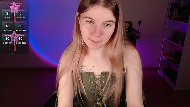 Strawberry juli online show from 03.21.26