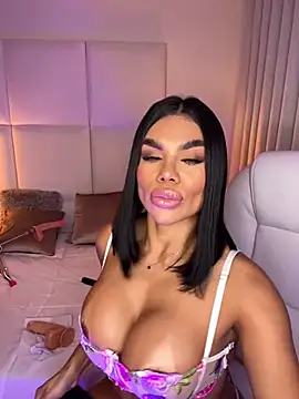 Snapshot of Amylewisq chatting on 03.06.25 Amylewisq online show from 03.06.25