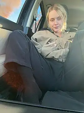 Snapshot of sluttypumpkin chatting on 11.13.25 sluttypumpkin online show from 11.13.25