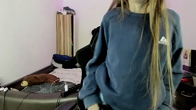 Snapshot of bekkawell chatting on 10.20.25 bekkawell online show from 10.20.25