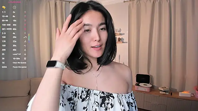 Snapshot of RanelDiva chatting on 04.19.26 RanelDiva online show from 04.19.26