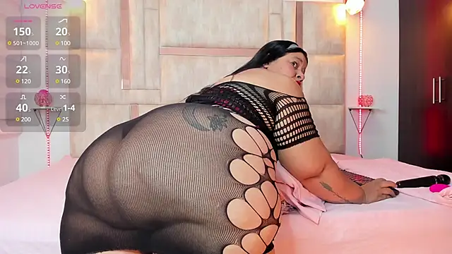 LunaaSweett online show from 03.12.25