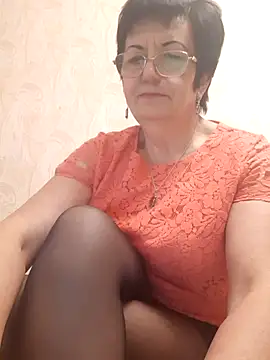 Snapshot of Lota5821 chatting on 04.17.26 Lota5821 online show from 04.17.26