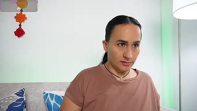 Snapshot of Sara_Charmy chatting on 02.14.26 Sara Charmy online show from 02.14.26