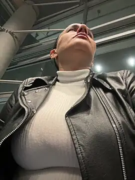 Snapshot of Sara_Charmy chatting on 03.19.26 Sara Charmy online show from 03.19.26