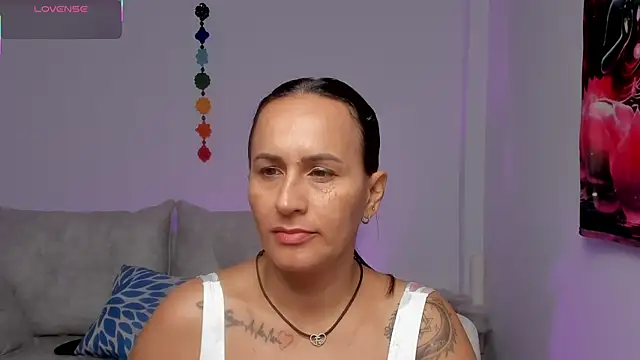 Snapshot of Sara_Charmy chatting on 05.01.26 Sara Charmy online show from 05.01.26