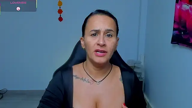 Snapshot of Sara_Charmy chatting on 05.16.26 Sara Charmy online show from 05.16.26