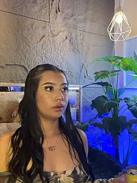 Snapshot of i_sabella_25 chatting on 04.15.26 i sabella 25 online show from 04.15.26