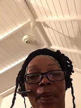 Ladyzee25 online show from 09.14.25