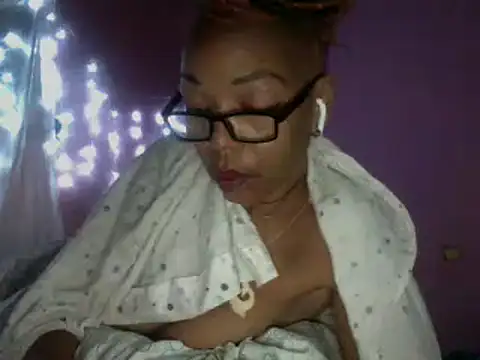 Ladyzee25 online show from 03.18.26