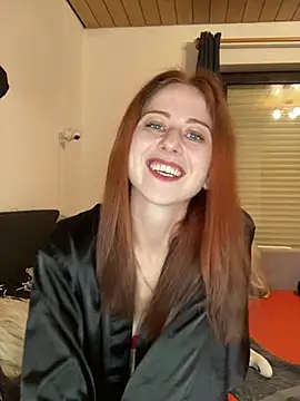 Snapshot of SweetSeraphine chatting on 03.05.25 SweetSeraphine online show from 03.05.25
