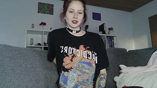Snapshot of SweetSeraphine chatting on 09.27.25 SweetSeraphine online show from 09.27.25