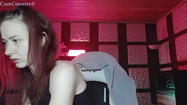 Snapshot of SweetSeraphine chatting on 10.18.25 SweetSeraphine online show from 10.18.25
