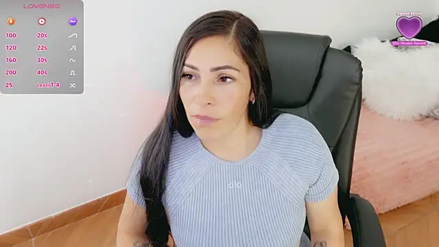 luna lgomez  online show from 04.01.26