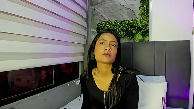 Fernanda liie  online show from 10.08.25