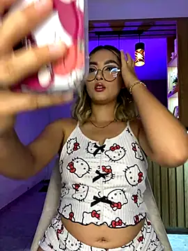 Snapshot of allison_wen chatting on 11.04.25 allison wen online show from 11.04.25