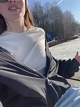 Beverly Hilll online show from 03.09.25