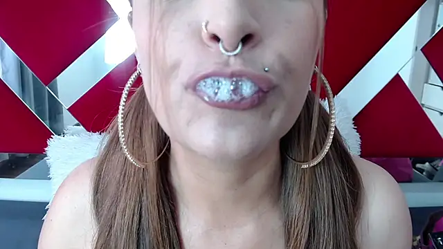 Snapshot of nicollewayne10 chatting on 10.07.25 nicollewayne10 online show from 10.07.25