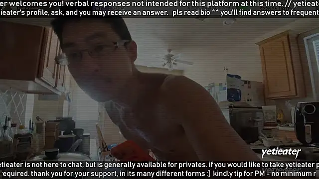 Snapshot of yetieater chatting on 05.19.26 yetieater online show from 05.19.26